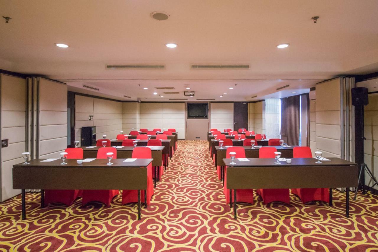 Mercure Pontianak City Center Exterior foto